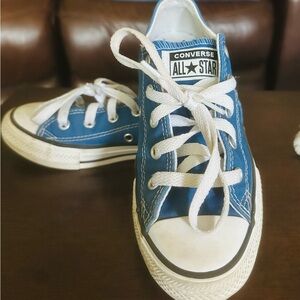 Converse Blue Canvas Sneakers Boys Size 12.  Barely any wear EXCELLENT BUY!